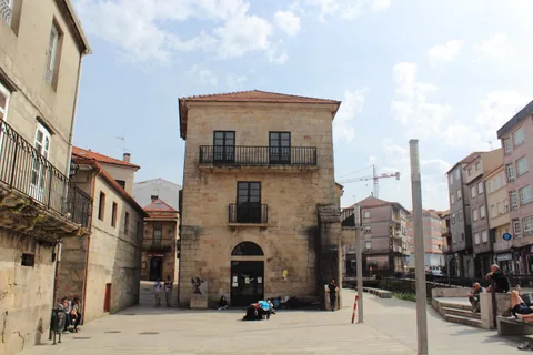 Casa da Torre de Redondela, fortaleza del siglo XVI rehabilitada como albergue jacobeo de la Xunta