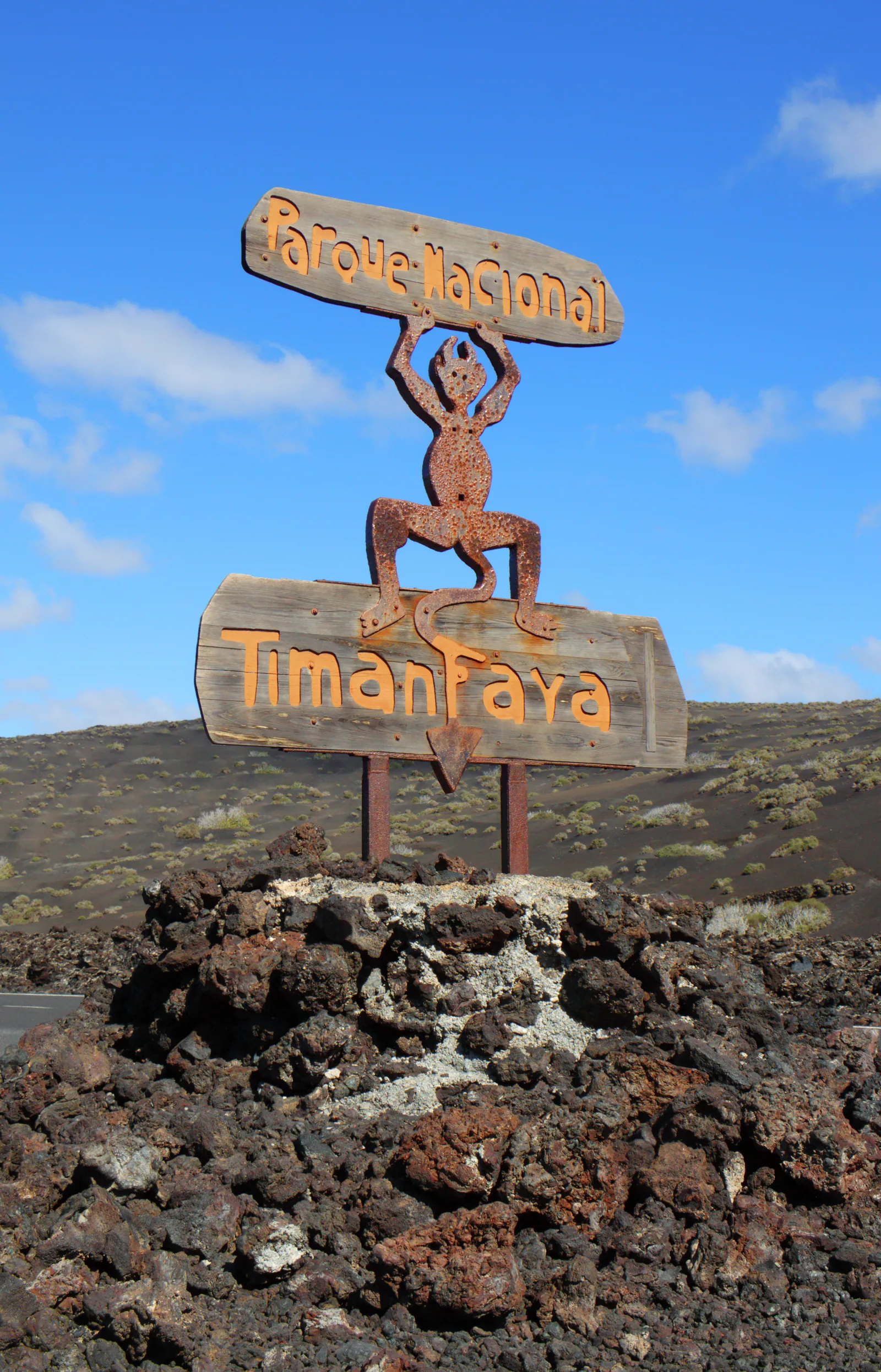Escultura El Diablo, símbolo del Parque Nacional de Timanfaya creado por César Manrique en 1970