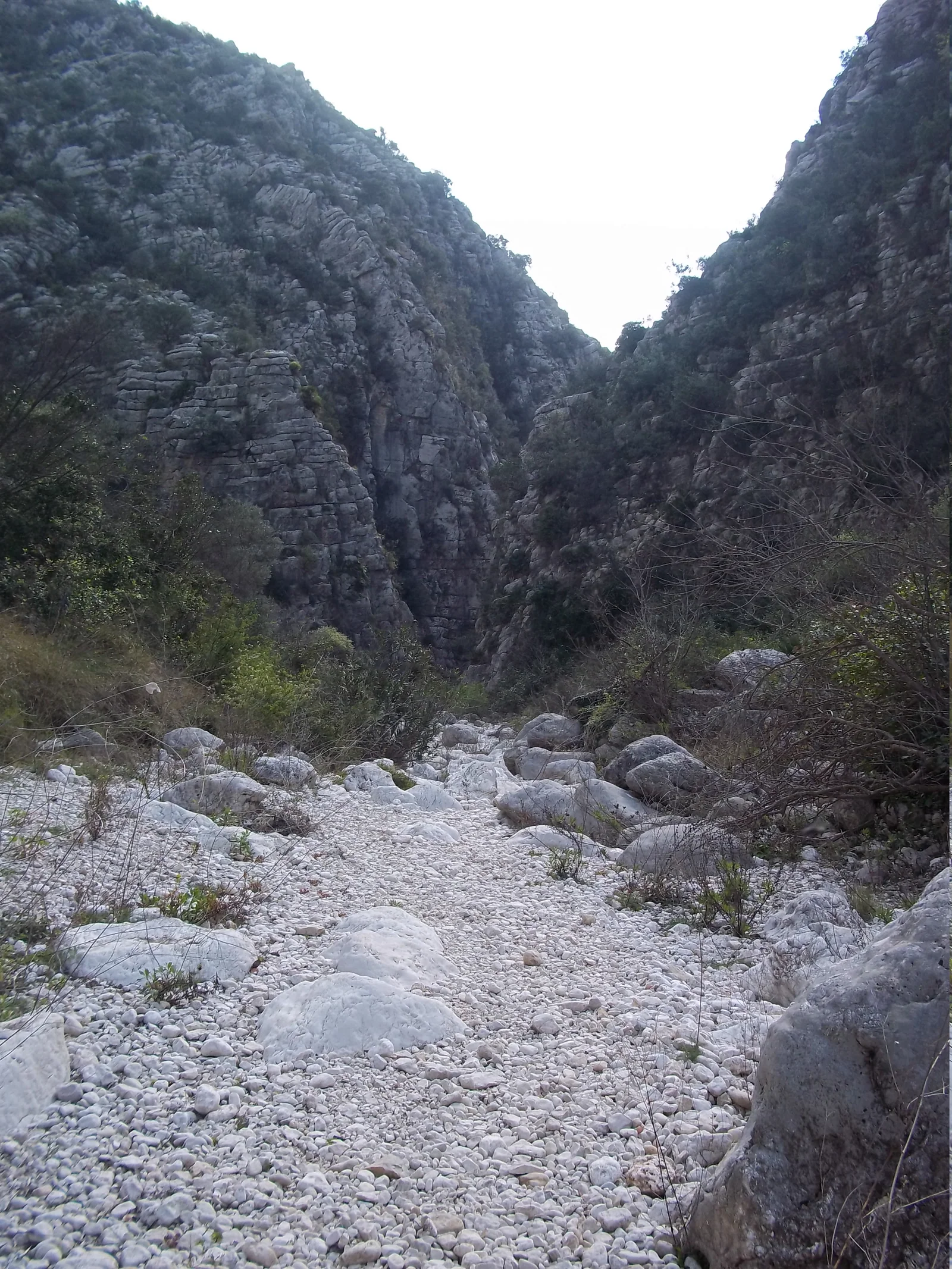 Detalle del Barranc de l'Infern con sus escalinatas de piedra seca