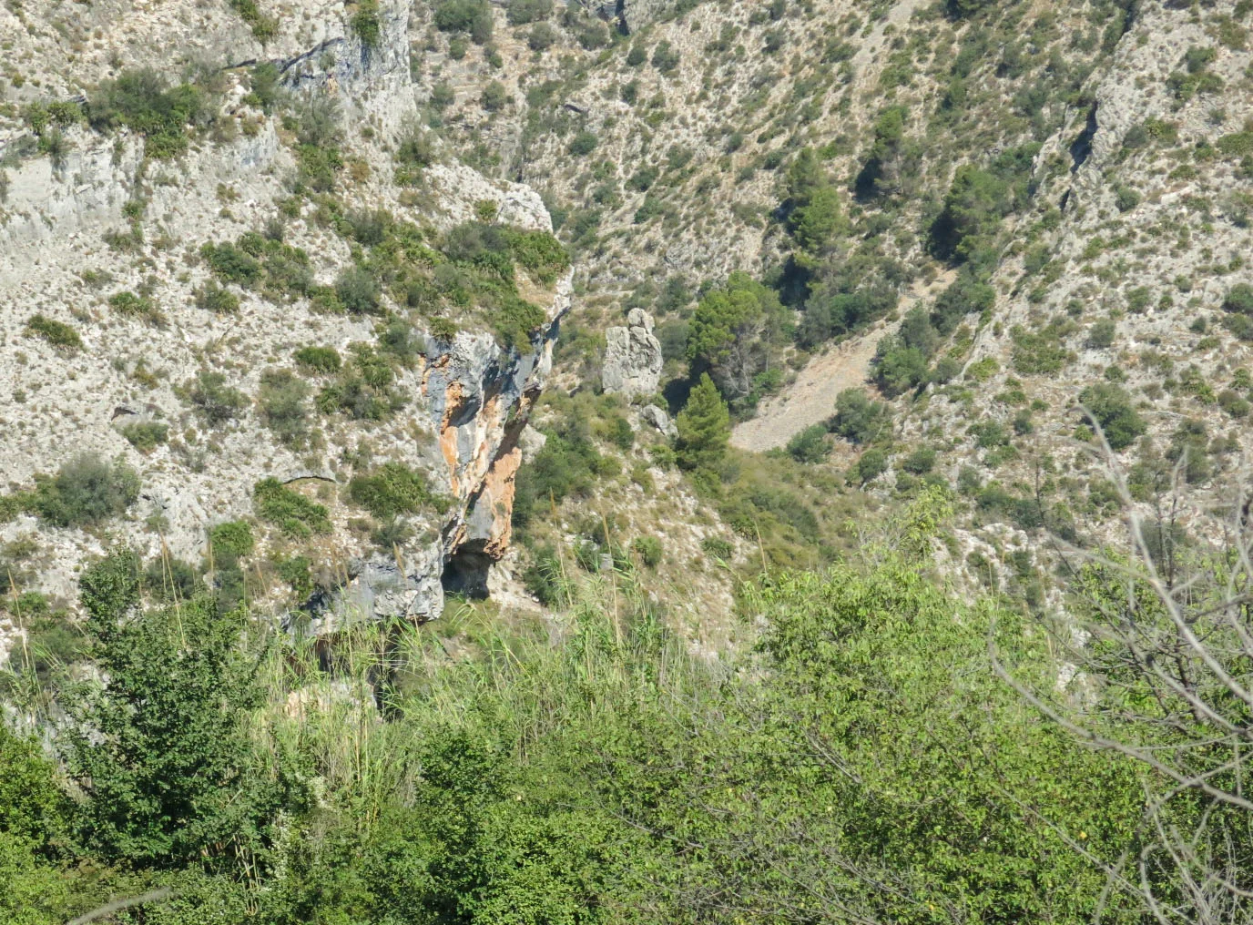 Sendero PR-CV 147 del Barranc de l'Infern desde Fleix