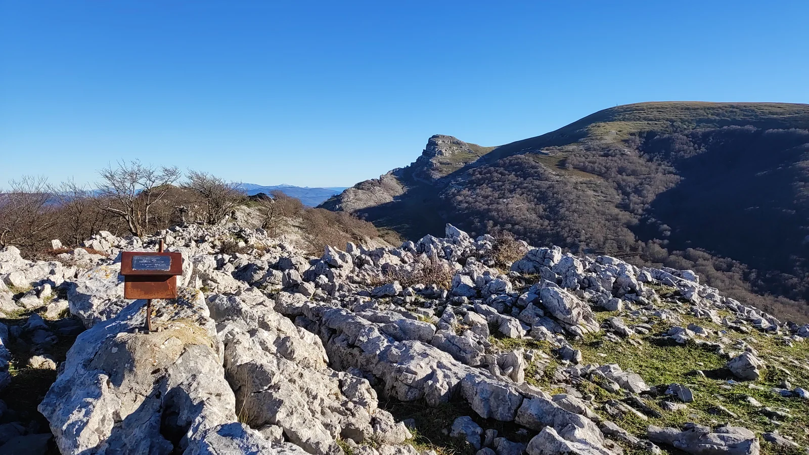 El Arrabakoatxa sobre las campas de Arraba en el Parque Natural de Gorbeia