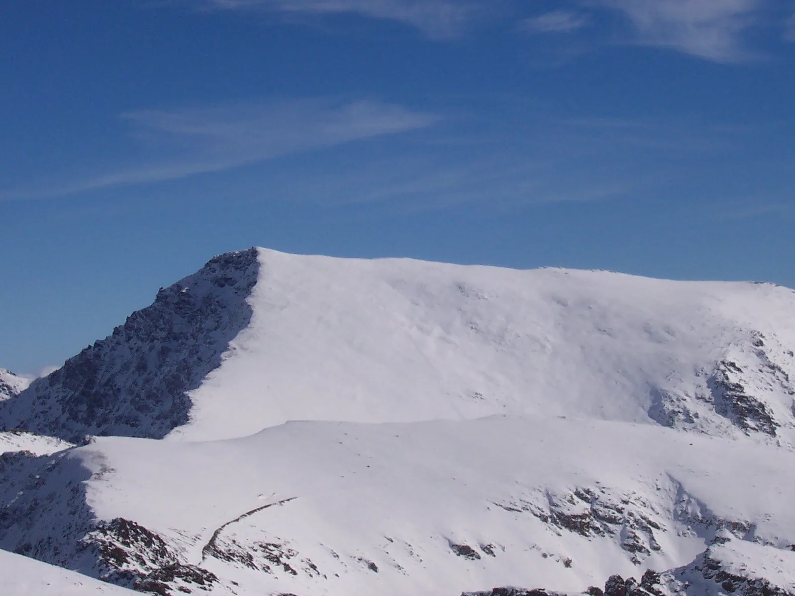 Mulhacén en invierno cubierto de nieve