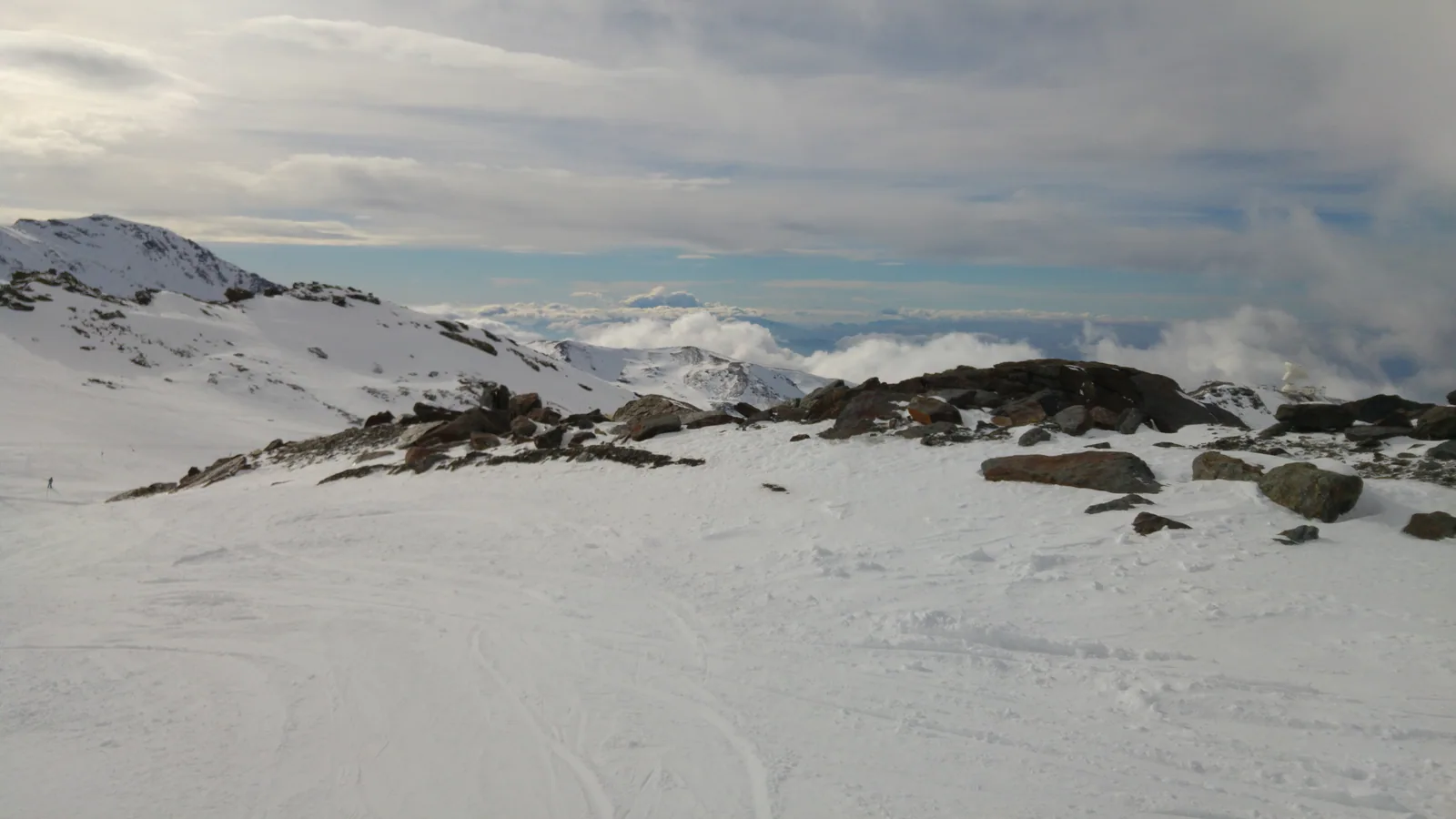 Panorámica desde la cumbre del Veleta hacia Sierra Nevada occidental